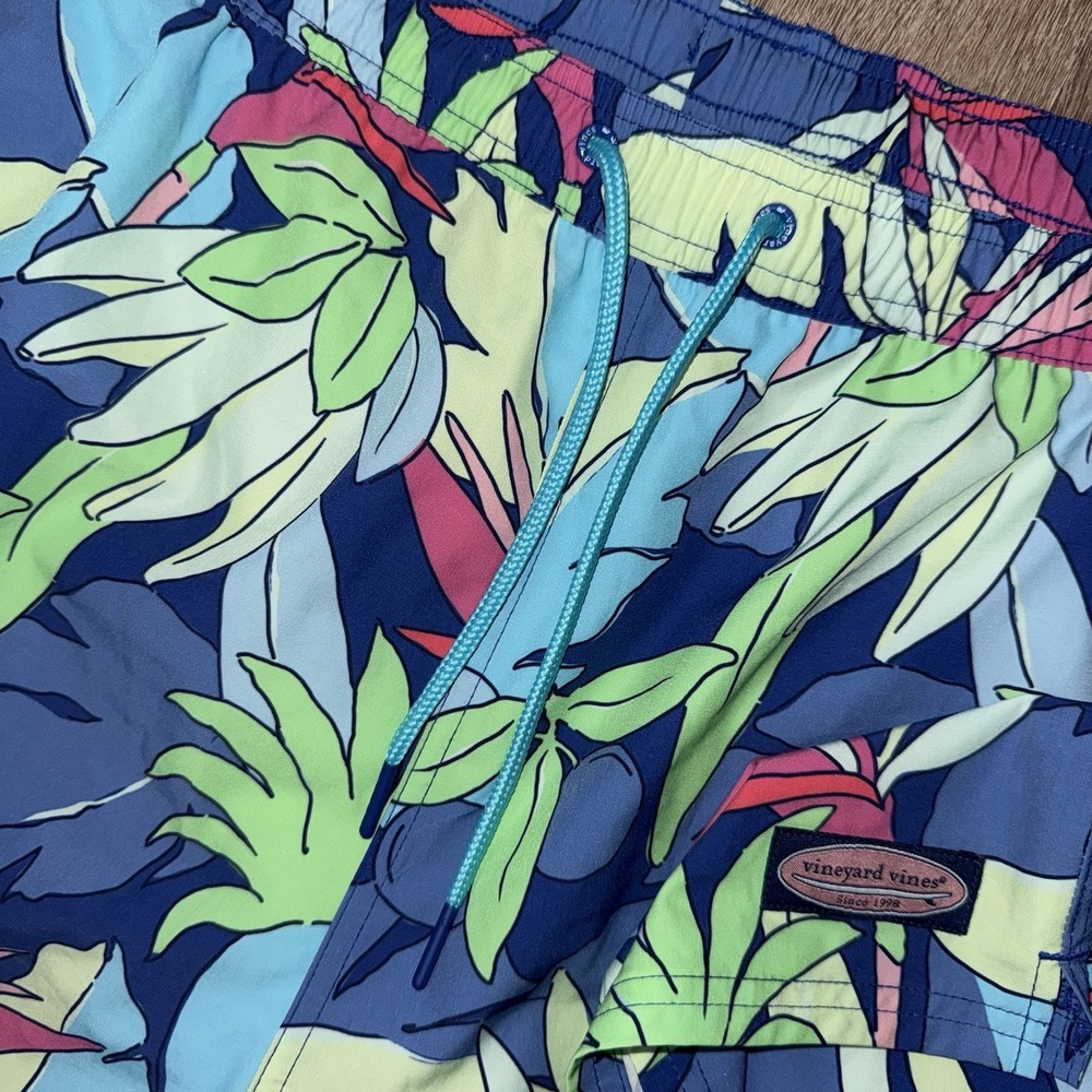 Vineyard Vines Printed Chappy Trunks Men's 2XL Swim Lined Floral Pineapples 7"